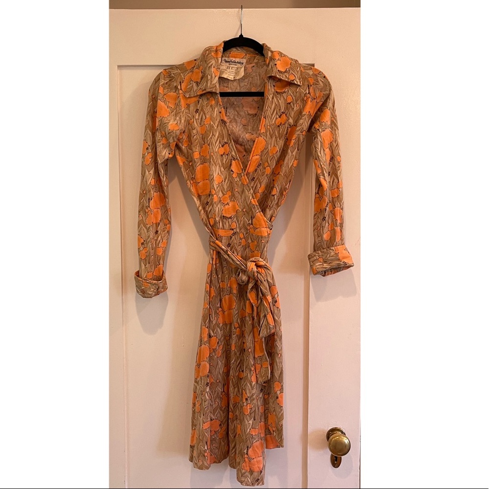 Vintage Diane von Furstenberg made in Italy Wrap Dress Tan and Orange Pattern